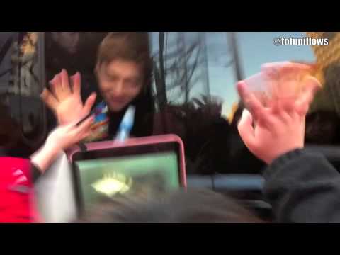 130310 B.A.P leaving Inkigayo - Yongguk