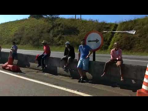 Exercito libera rodovia para os Caminhoneiros