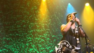 D&#39;Angelo LA live 2015 - &quot;left &amp; right-