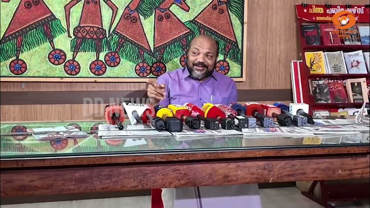 ‘ചാർട്ടേഡ് വിമാന യാത്രയുടെ പണം നൽകിയത് ആരാണ്?’ | പി. ര