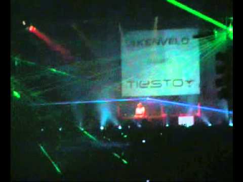 Tiesto 13.11.2004 (Live at T-Mobile Arena Prague)