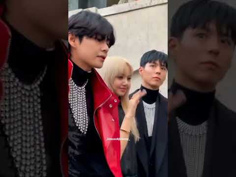 lisa, taehyung and bogum they are the whole event 🤧🤧😘