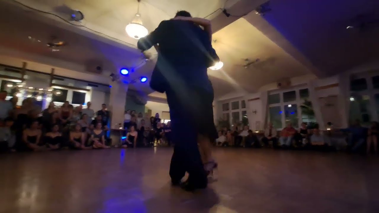 Video thumbnail for Sabrina Masso & Federico Naveira - Silueta porteña (4/4)