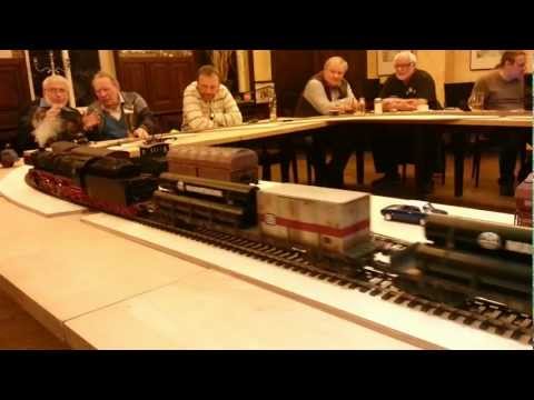 BR 45 mit schwerem Güterzug --- Modellbahn im Maßstab 1:32, Spur 1