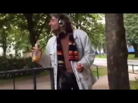 Der Mann aus dem Bus (Herr Mauer) singt ATEMLOS von Helene Fischer