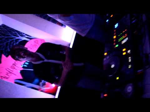 Steve Haze playing Flat Beat @ Shine Linz