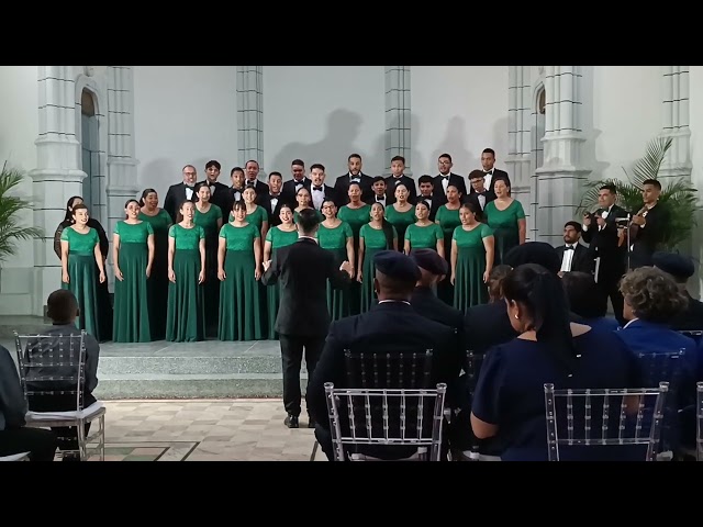 Coro Polifónico "Adelis Fréitez" Performs "Clemencia"