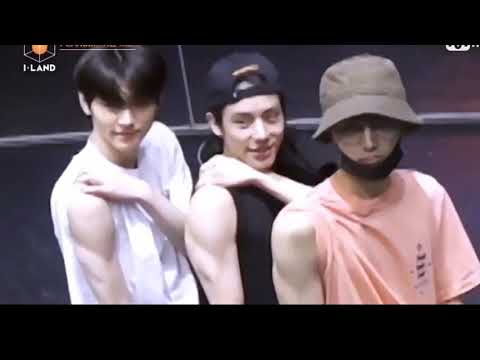 [I-LAND] Jake, Sunghoon, Jay and K flexing their biceps and abs (ep.5)