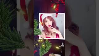 【TikTok】何枚目が好き？? ／サンタコスプレ