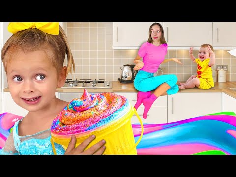 Майя и Маша играют со слаймом - Детские истории и песенки