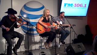 Ashley Monroe performs "Has Anybody Ever Told You"