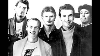 AUSTRALIAN CRAWL Resort Girls