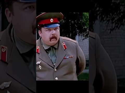 РЯДОВОЙ ПОЛУЧИЛ ЛЕЙТЕНАНТА😂#shorts#сериал