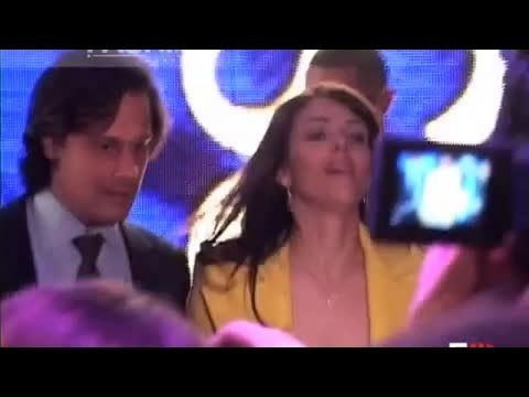 VERSACE Autumn Winter 2004 2005 Milan 1 of 3 Pret a Porter by Fashion Channel