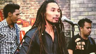 Empty Canvas performs "tumang kamingaw" on Live in the Hive Bee TV 7