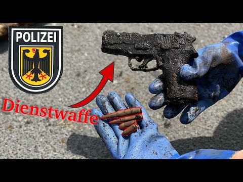 Police service weapon with ammunition found during magnet fishing! / Gebrüder Lange