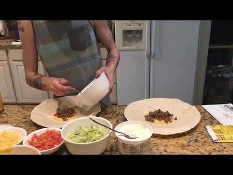 Taco Bell - How to Make Crunch Wrap !!!