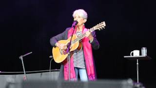 Joan Baez - God Is God ( extrait ) - Vieilles Charrues 2015