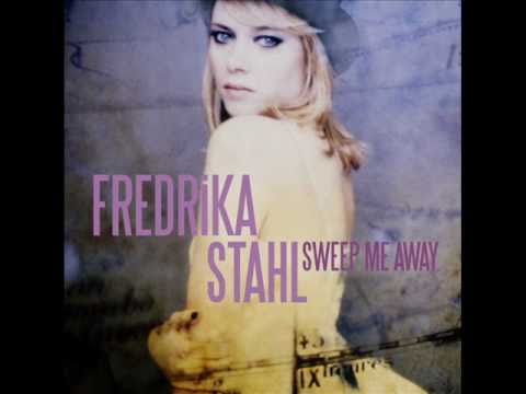 Fredrika Stahl - Twinkle Twinkle Little Star (musique de la publicité / Music ad- Nissan Juke)