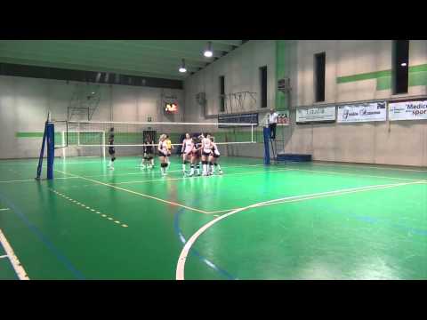 immagine di anteprima del video: III Divisione Femminile - 5a Giornata - 01-12-2014 - C.P.27...