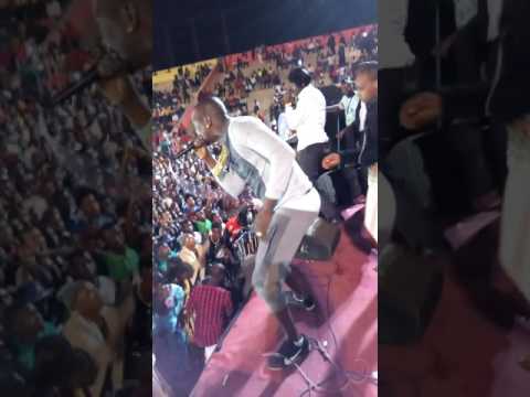 BLACK BONSON en concert live à Dakar stade iba mar diop