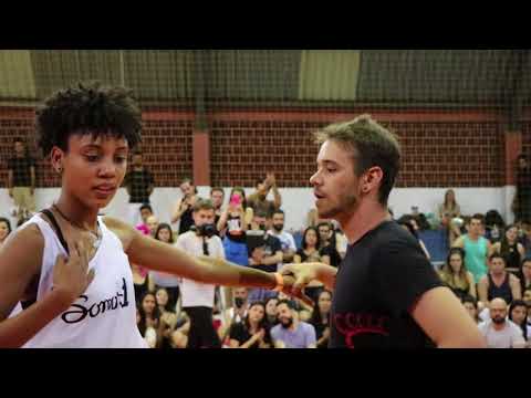 Pé Descalço Exame Vermelha Angel