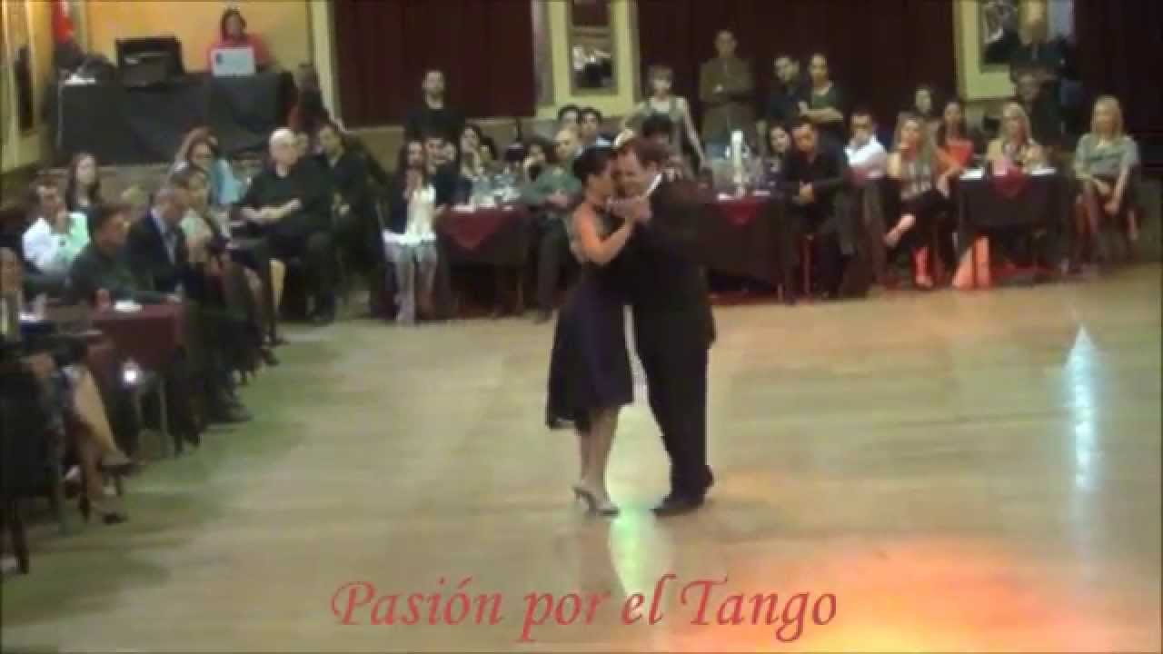 NADIA IBAÑEZ y GONZALO ROBINSON Bailando el Tango VOLVAMOS A EMPEZAR en YIRA YIRA MILONGA
