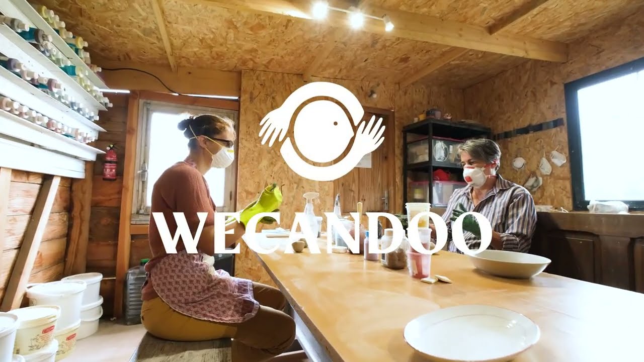 Modelez votre mug et votre soucoupe en terre mêlée - Vidéo
