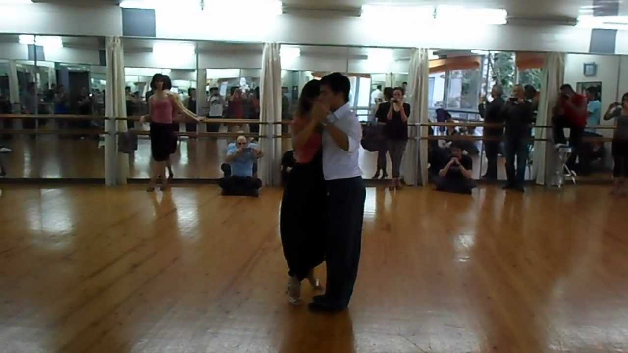 Clase de tango salon con Sebastian Achaval y Roxana Suarez en Atenas 7/4/2013