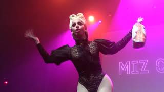 Bring it to the Runway - Miz Cracker (Bread Mix)