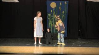 preview picture of video 'Amery Wisconsin Kids perform Wizard of Oz Pt 3'