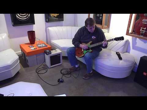 MXR Carbon Copy Delay Pedal M-169 demo by Shooting Star's Van McLain