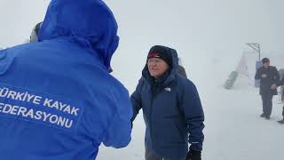 BAŞKAN BÜYÜKKILIÇ, HAFTA SONU DOLUP TAŞAN ERCİYES’TE KAYAK TUTKUNLARI İLE BİR ARAYA GELDİ