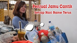 Download lagu Penjual Jamu Cantik, Jualan Sejak 10 Tahun Lalu, Setiap Hari Rame Terus mp3