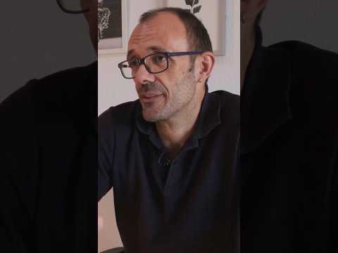 Isaac Rosa se desvela en 'Las buenas noches': "La aceleración con la que vivimos es incompatible con el descanso"