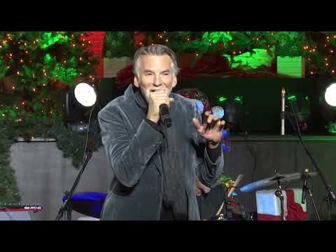 Kenny Loggins & Doobie Brothers Michael McDonald sing live classic Heart to Heart. 2022