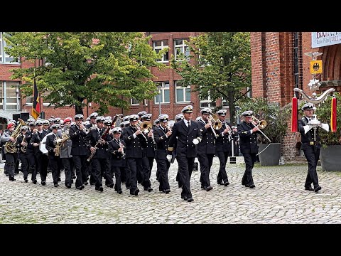 Frei weg! (Marsch) 17.08.2023 Marinemusikkorps Wilhelmshaven Gelöbnis Marktplatz Plön - Bundeswehr