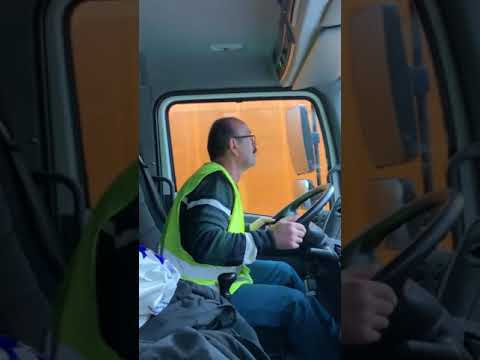 Türkischer Lkw Fahrer rastet aus!!