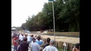 preview picture of video 'Timo Glock Burnout In Toyota F1 Car On The Goodwood Hill 2009'