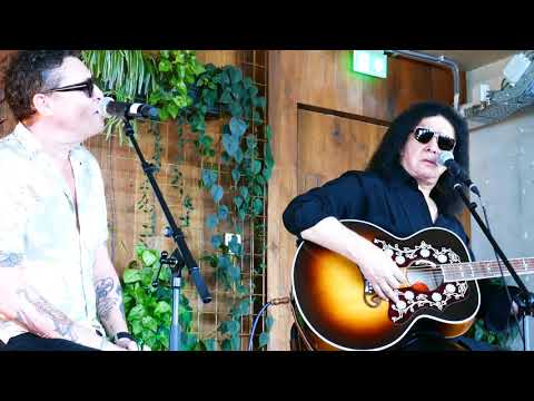 Gene Simmons Vault Experince Amsterdam with Barry Hay (Golden Earring)