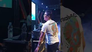 Download lagu Babang Tamfan kehilanganmu berat bagiku kangen band Haus banyak minum mp3 Download lagu Babang Tamfan kehilanganmu berat bagiku kangen band Haus banyak minum mp3