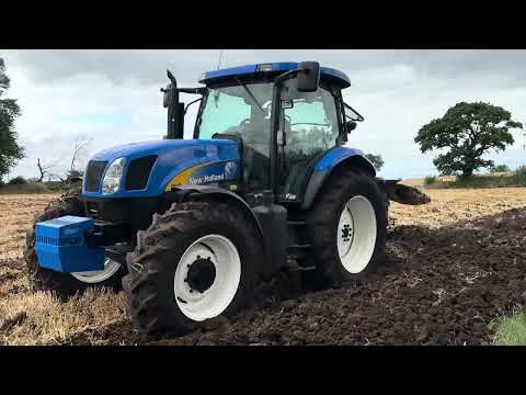 New Holland TS115A Tractor - Image 2