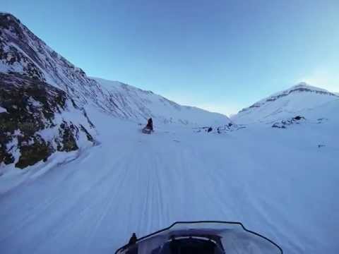 Capotagem Snowmobile Svalbard