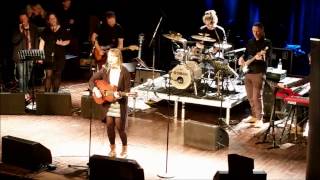 Ellen Sundberg sjunger Hard Rock Hallelujah