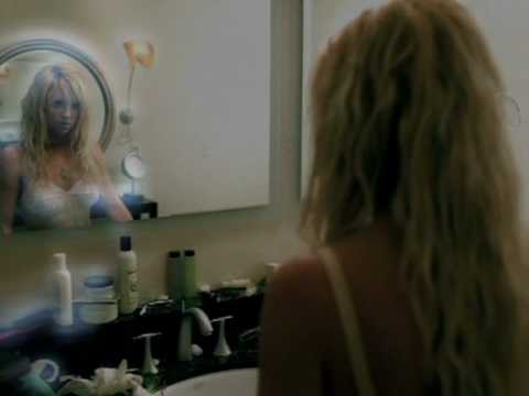 Britney Spears - Shattered glass [Music Video]. Sony BMG/Jive Records.