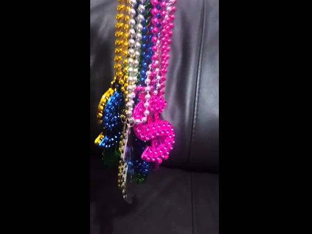 Vídeo relacionado con Chaks - Cadena dorada, collar rapero de estilo hip hop de los años 90, accesorio de disfraz de carnaval fiesta de los años 80
