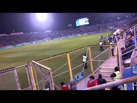 "Te vengo a alentar campeón" Barra: Los Cruzados • Club: Universidad Católica