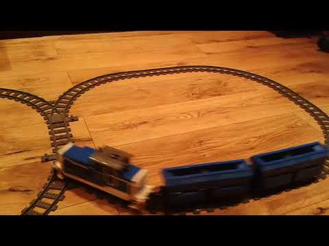 Lego City Eisenbahn V60 kuppelt automatisch ab - bricktrain -