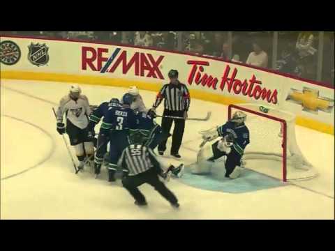 Roberto Luongo - History Shuts the Door 05/06/11[HD]
