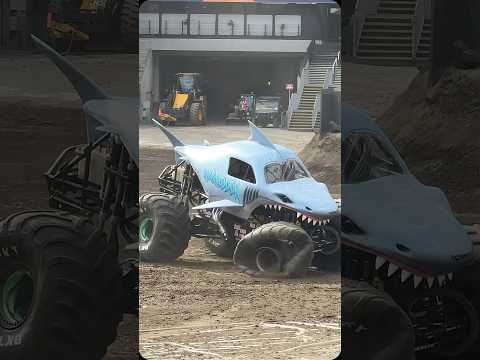 how Monster Truck drivers GET IN